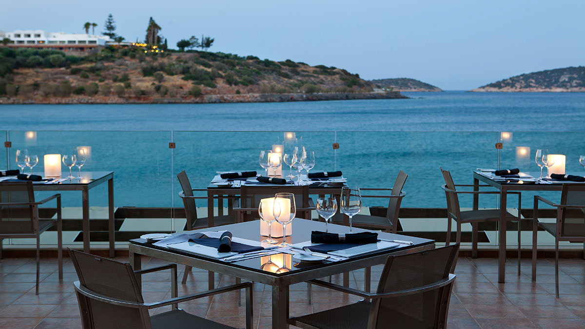 Minos Beach Art Hotel